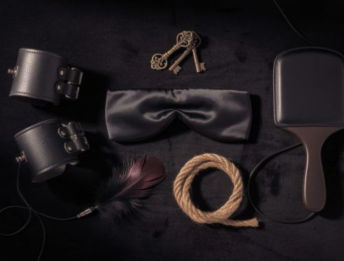 découvrez une sélection d'accessoires sadomasochisme pour intensifier vos jeux de rôle et explorer de nouvelles sensations en toute sécurité.